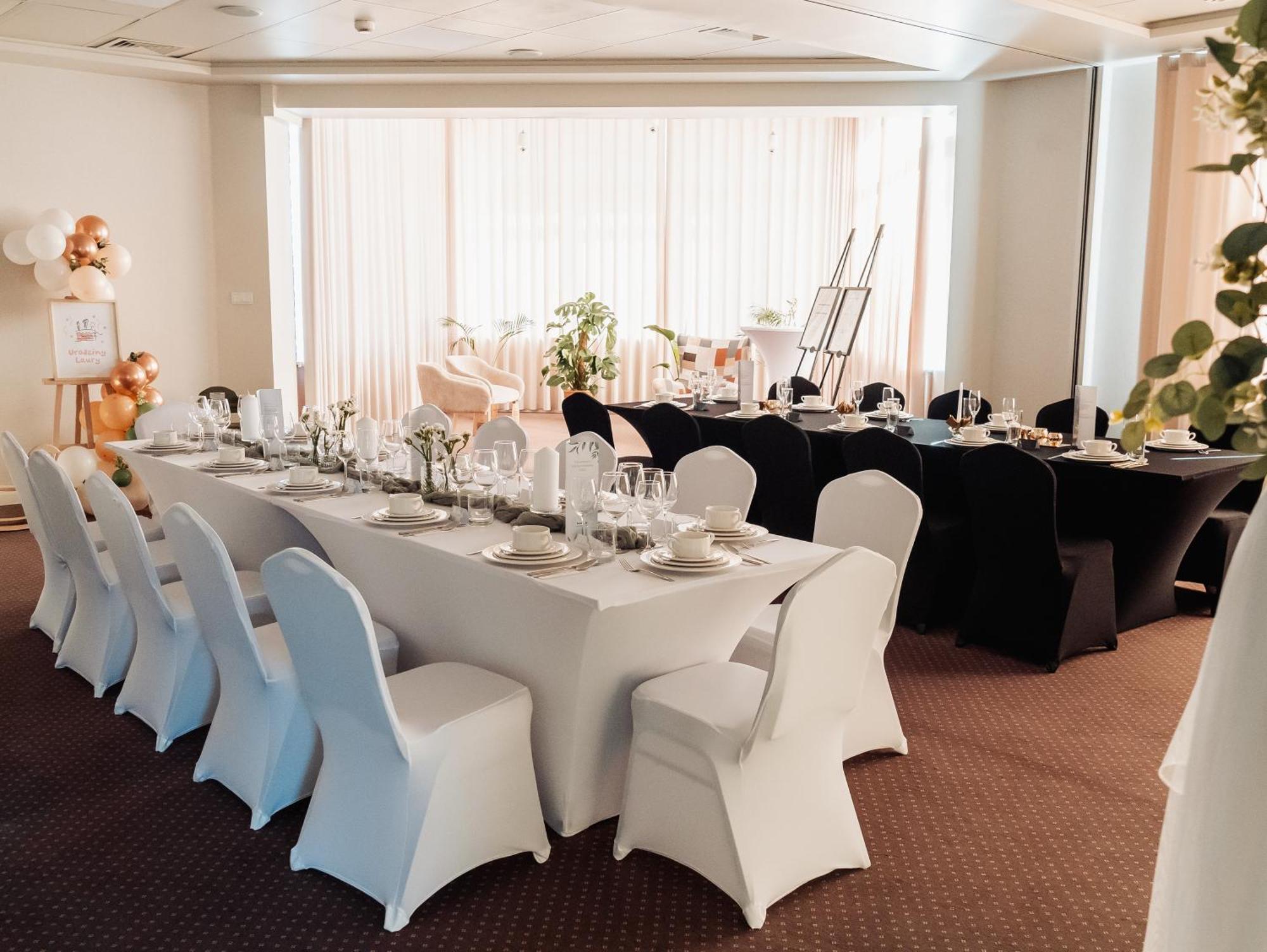 Arche Hotel Седльце Екстер'єр фото